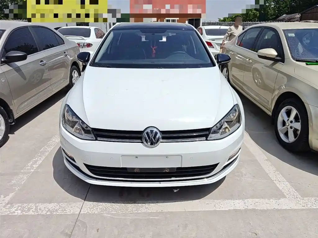 Volkswagen Golf 2017 230TSI Auto Comfort Millionth Anniversary Edition фото 3