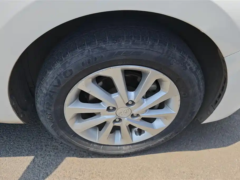 Hyundai Verna 2016 1.4L Automatic Cool Edition GLS фото 6