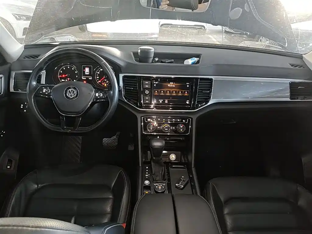 Volkswagen Teramont 2019 380TSI 4WD Luxury Edition China VI фото 10
