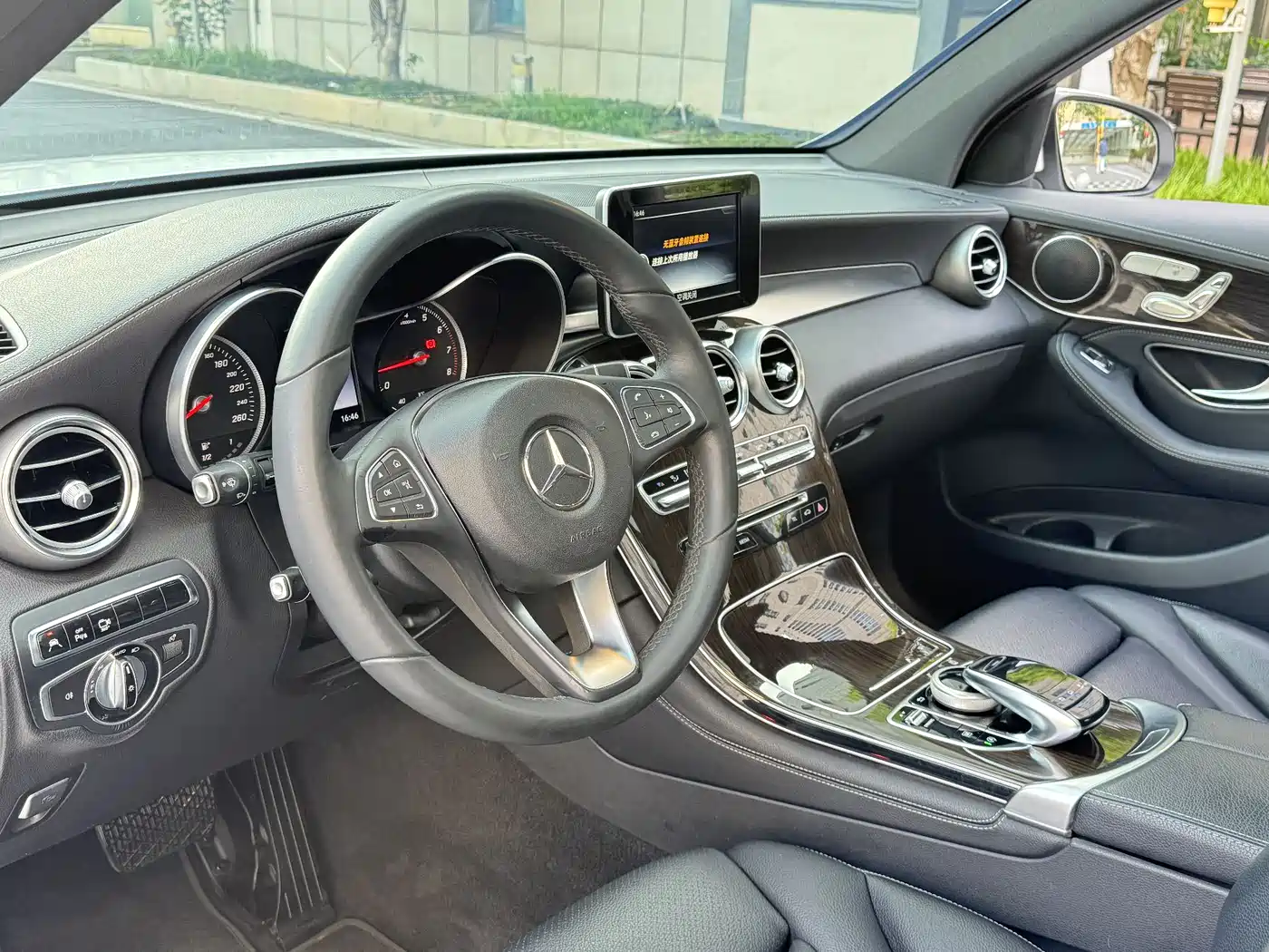 Mercedes-Benz GLC 2016 GLC 260 4MATIC Luxury фото 7