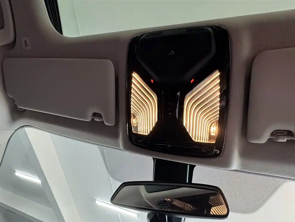 BMW 3 Series 2023 320Li M Sport Package фото 13