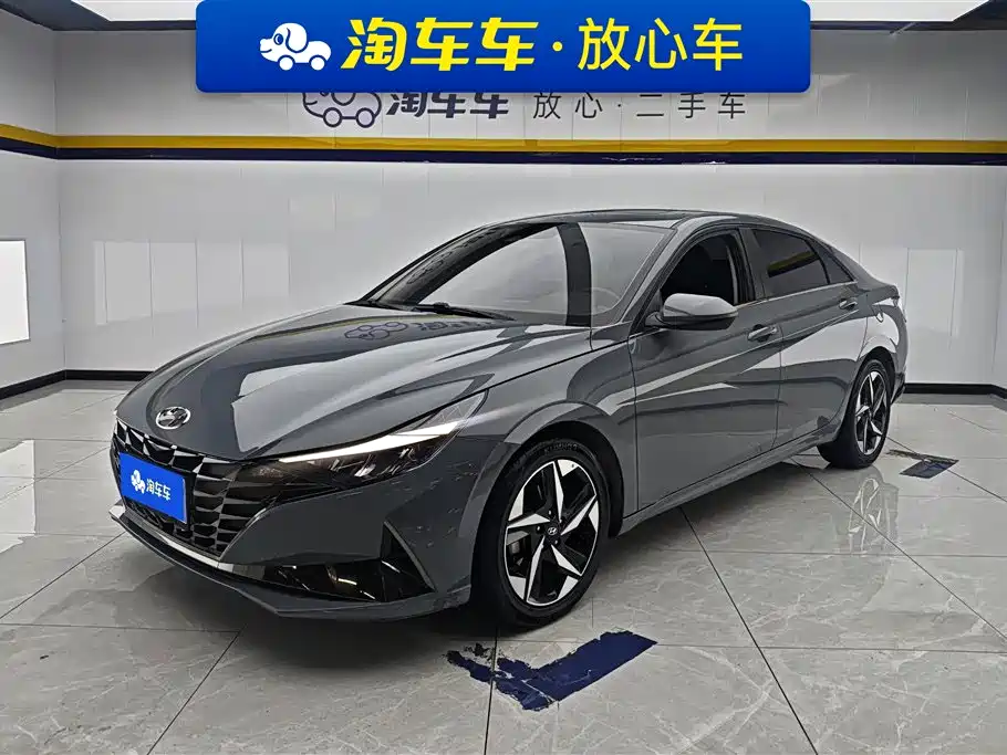 Hyundai Elantra 2021 1.5L CVT LUX Premium Edition