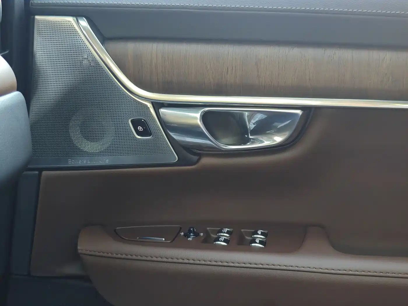 VOLVO S90 PLUG IN HYBRID