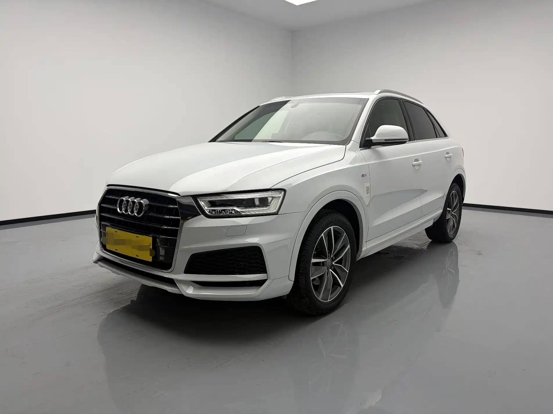 Фото 1 - Audi Q3