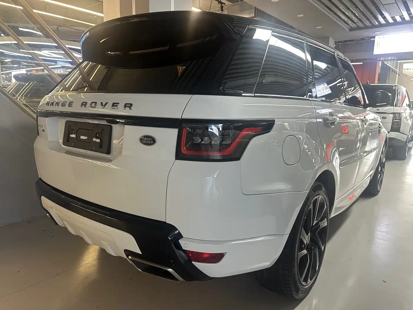 Land Rover Range Rover Sport 2020 3.0 L6 HSE DYNAMIC фото 4