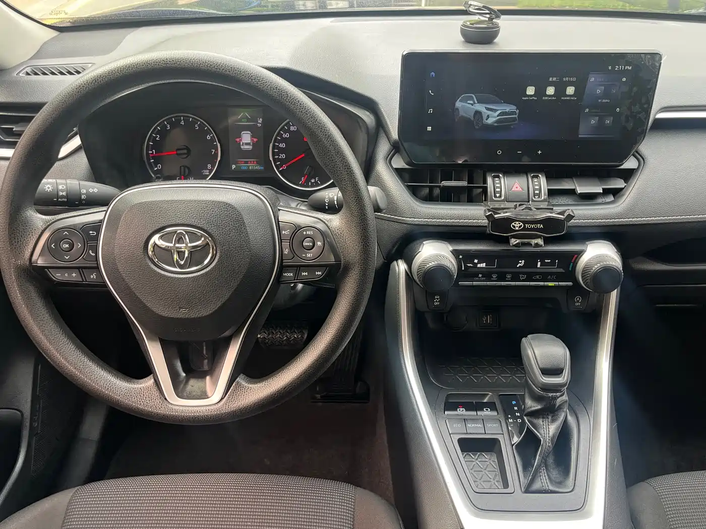 Фото 12 - Toyota RAV4