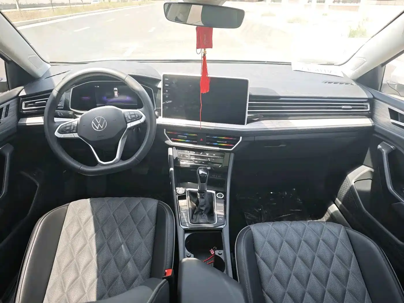 Volkswagen Sagitar 2023 Model Year 280TSI DSG Surpass Edition фото 6