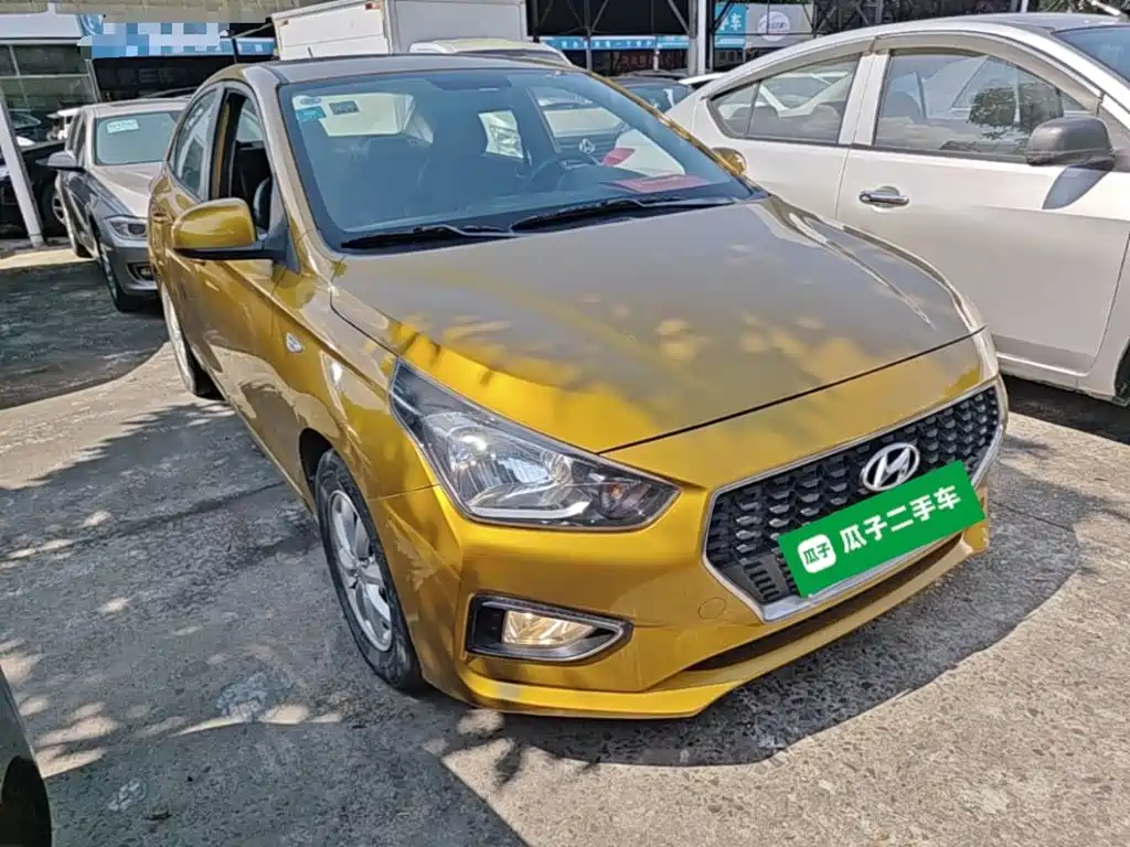 Photo 4 - Hyundai Verna