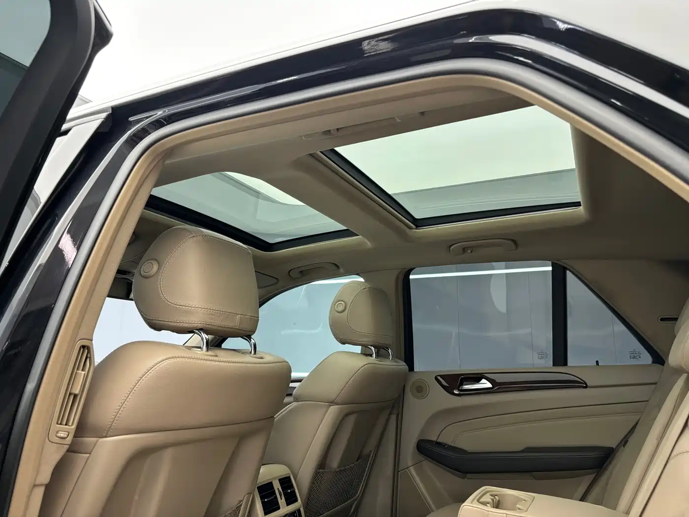Mercedes-Benz M-Class 2012 Model ML 350 Luxury фото 17