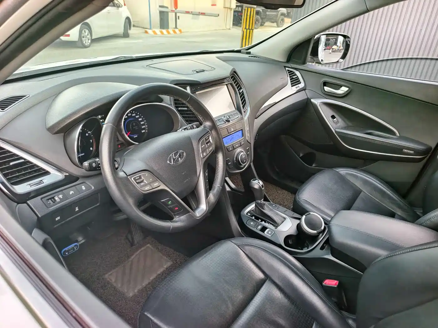 Hyundai Santa Fe 2013 2.4L Automatic AWD Premium фото 9