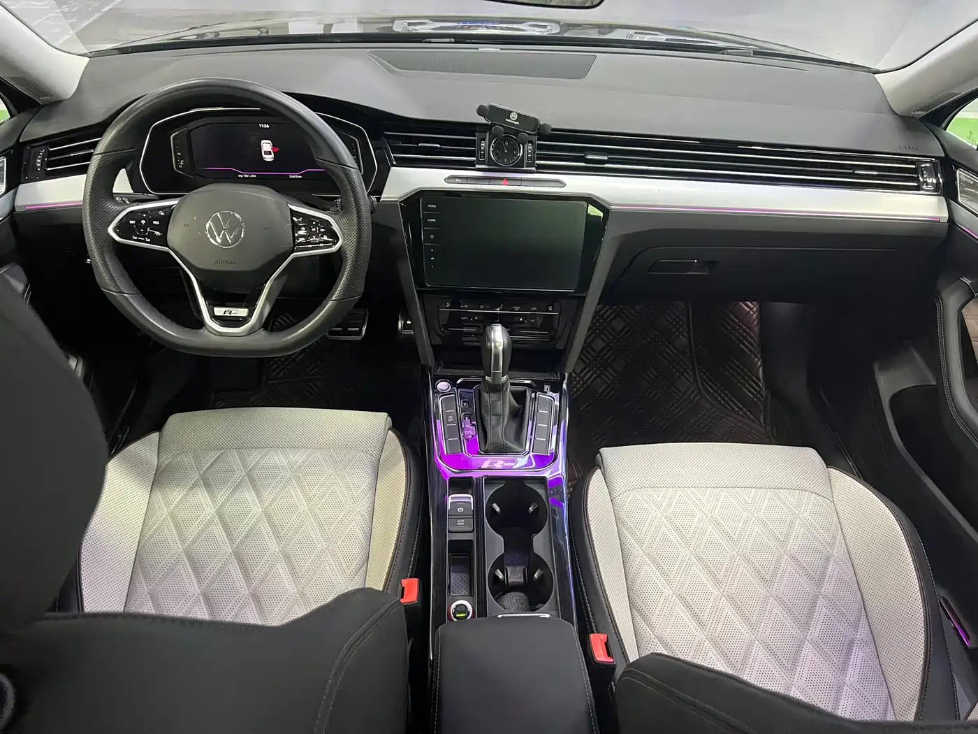 Volkswagen Magotan 2023 Model 2 Million Commemorative Edition 330TSI DSG Luxury фото 8