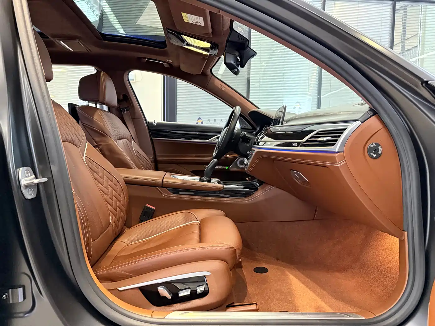 BMW 7 Series 2017 M760Li xDrive Excellence Luxury фото 8