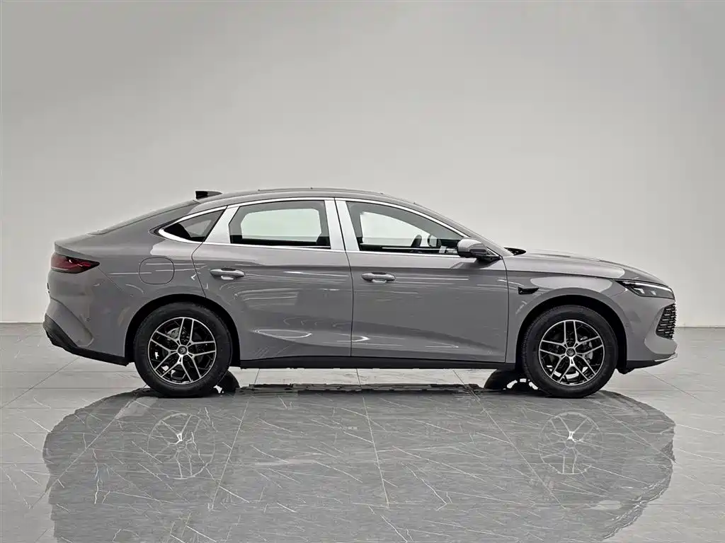 BYD Qin L 2026 Model DM-i 210KM Superior Edition фото 7