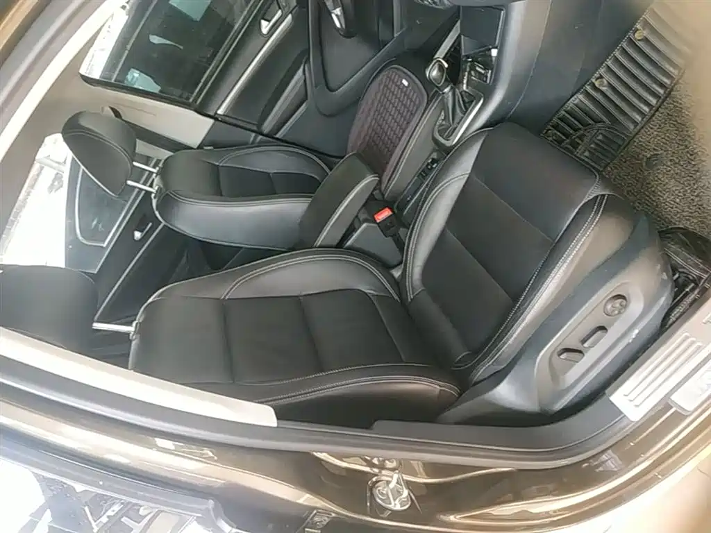 Volkswagen Tiguan 2016 Model 300TSI Automatic 2WD Comfort Edition фото 25