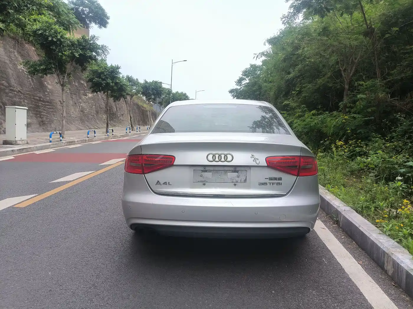 Audi A4L 2013 35 TFSI Automatic Comfort фото 9