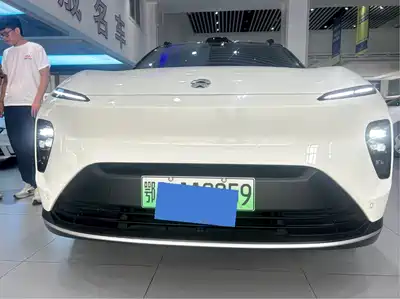 NIO ES8