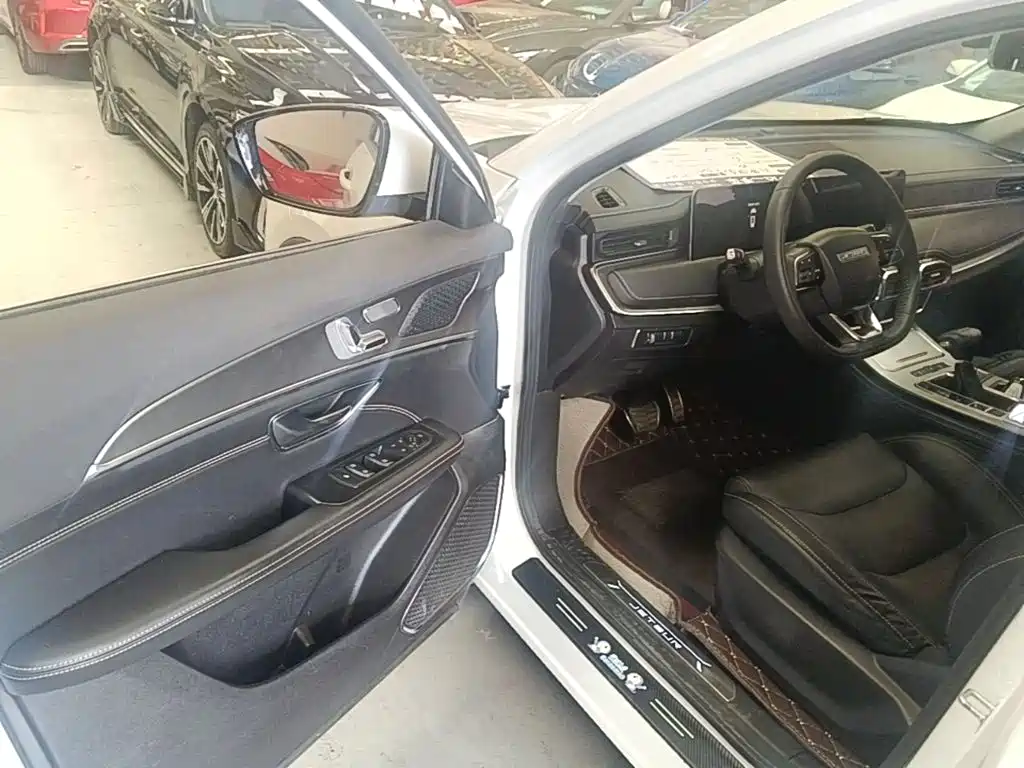 Jetour X70 PLUS 2020 2021 1.5T DCT Mountain 5-Seater