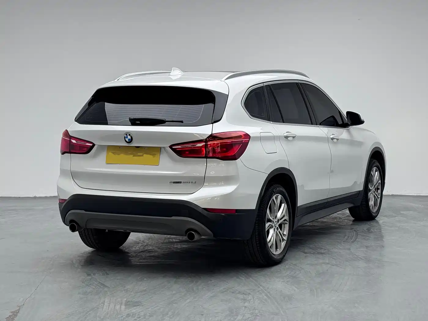 BMW X1 2018 sDrive20Li Leading Model фото 4