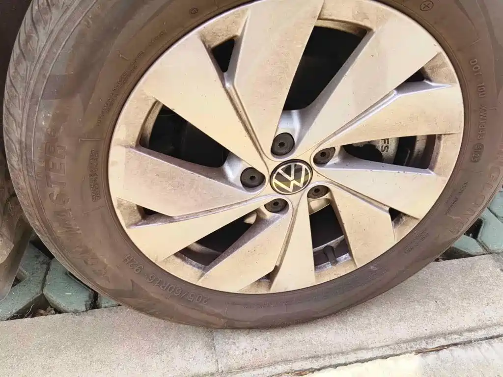 Фото 7 - Volkswagen Tharu