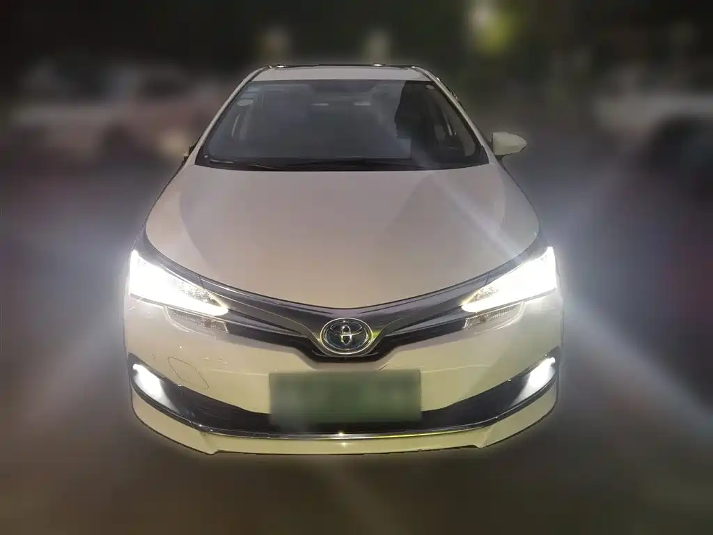 Toyota Corolla 2017 Facelift Hybrid 1.8L E-CVT Elite Edition фото 24