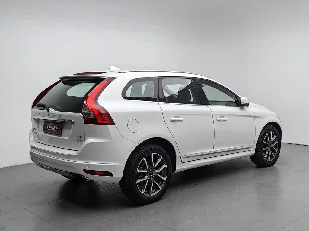 Photo 2 - Volvo XC60
