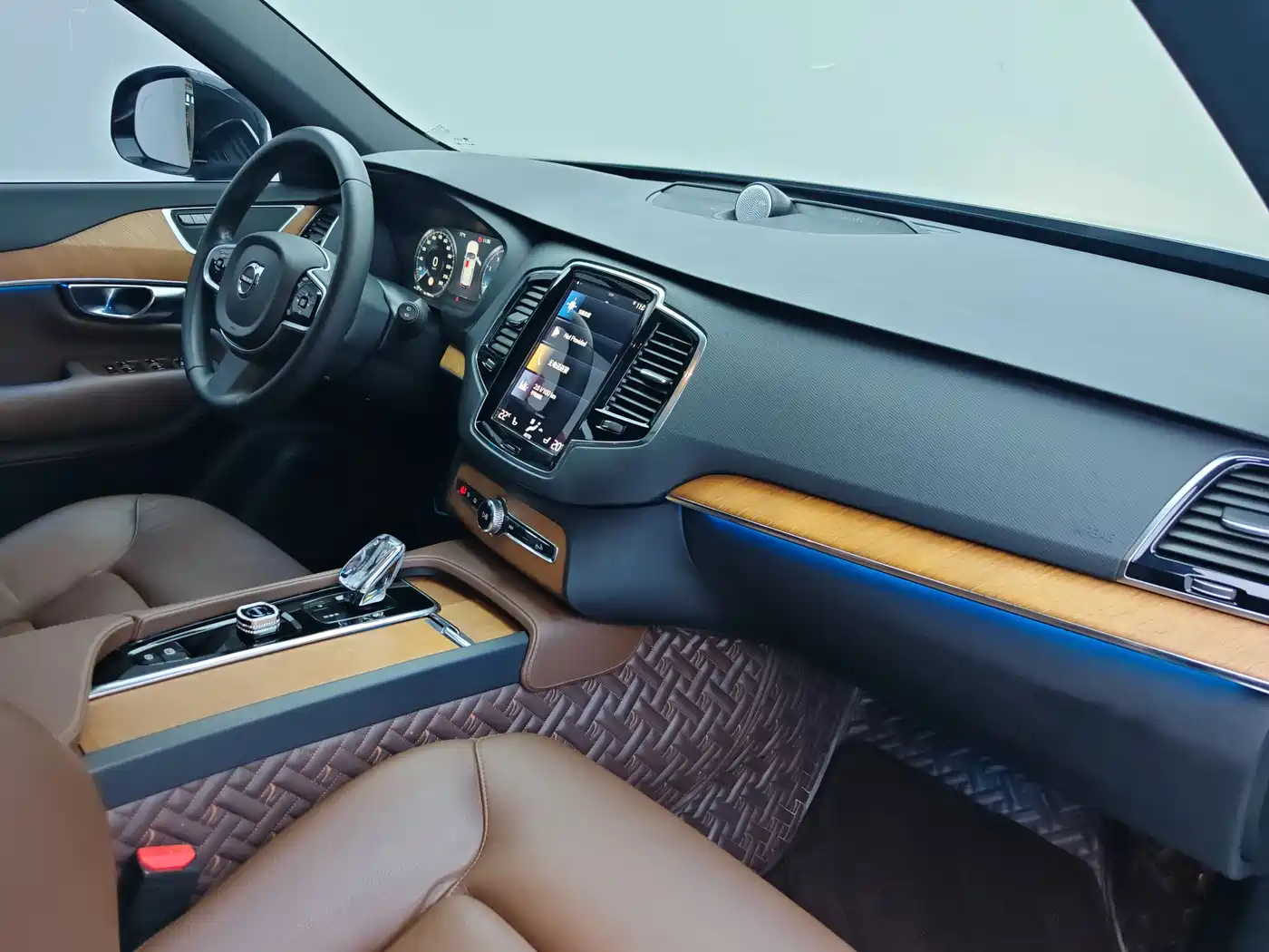 VOLVO XC90