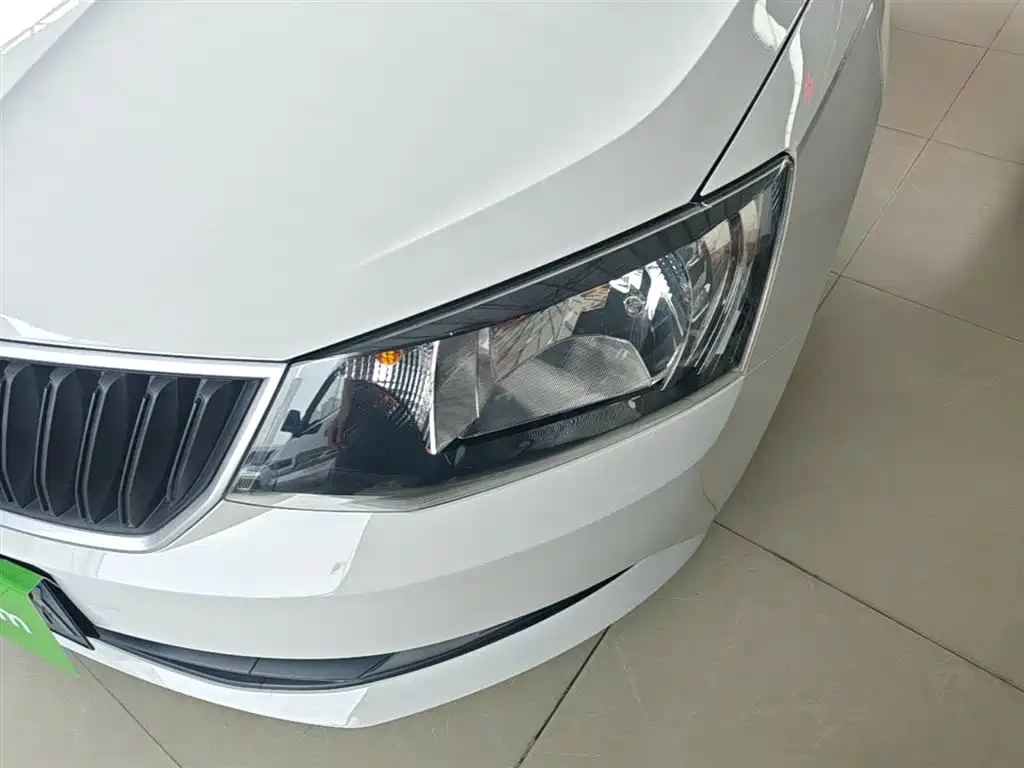 Škoda Fabia 2017 1.4L Auto Car Enjoy Edition фото 24