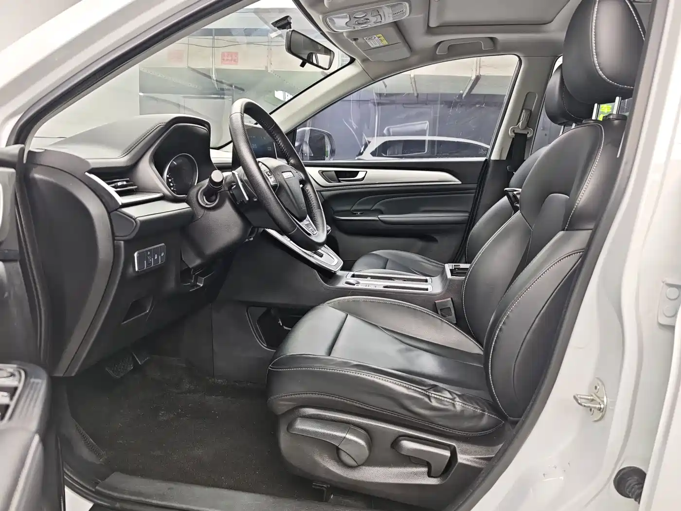 Photo 10 - Haval M6