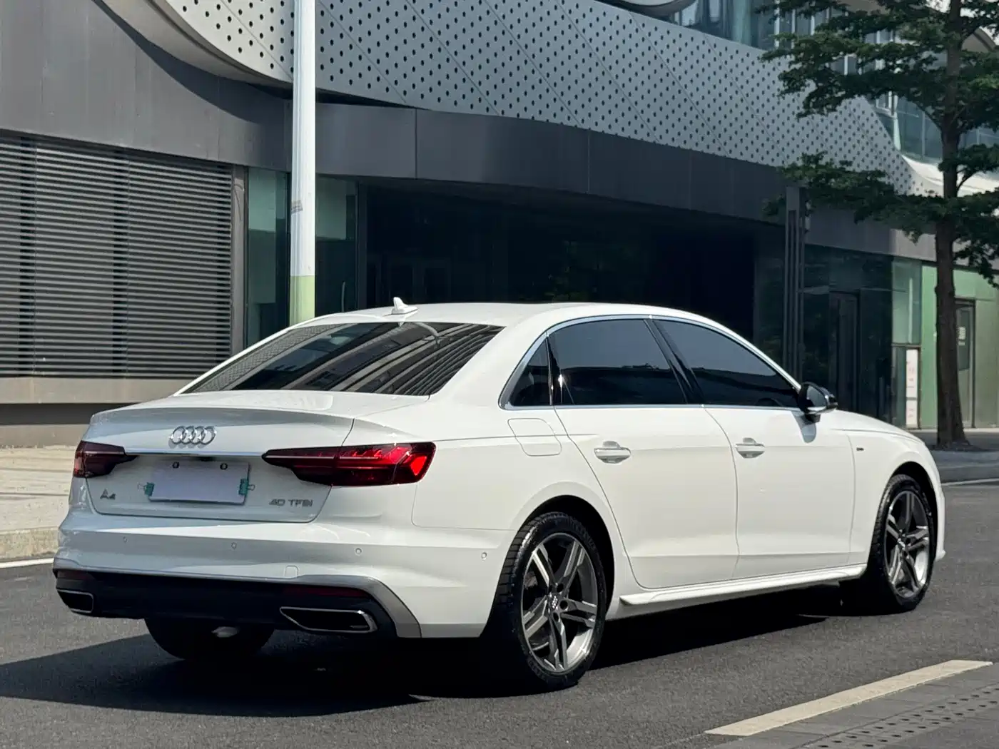 Audi A4L 2020 40 TFSI Luxury Dynamic фото 31