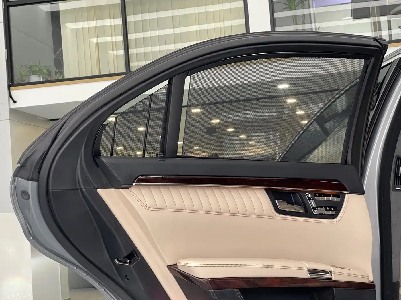 Mercedes-Benz S-Class 2012 S 600 L Grand Edition фото 26