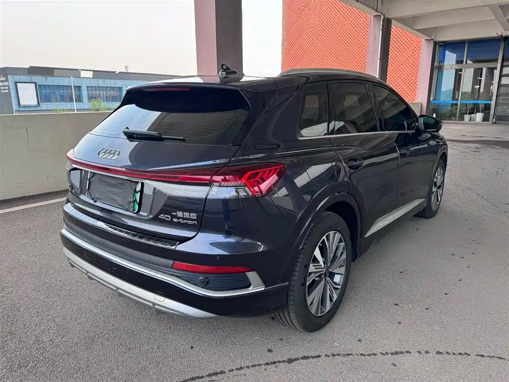 Audi Q4 e-tron 2024 40 e-tron Pioneer Edition фото 7