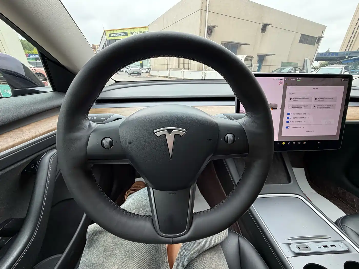 Фото 12 - Tesla Model 3