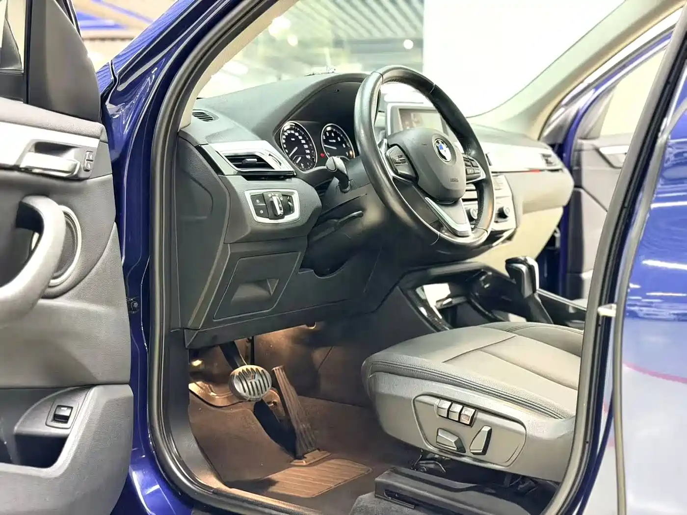 BMW X1 2019 sDrive20Li Leading Model фото 8