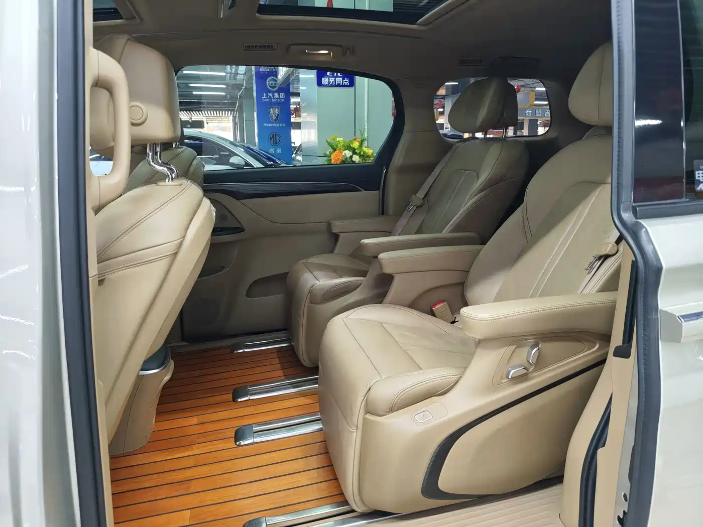 Buick GL8, миниатюра 6