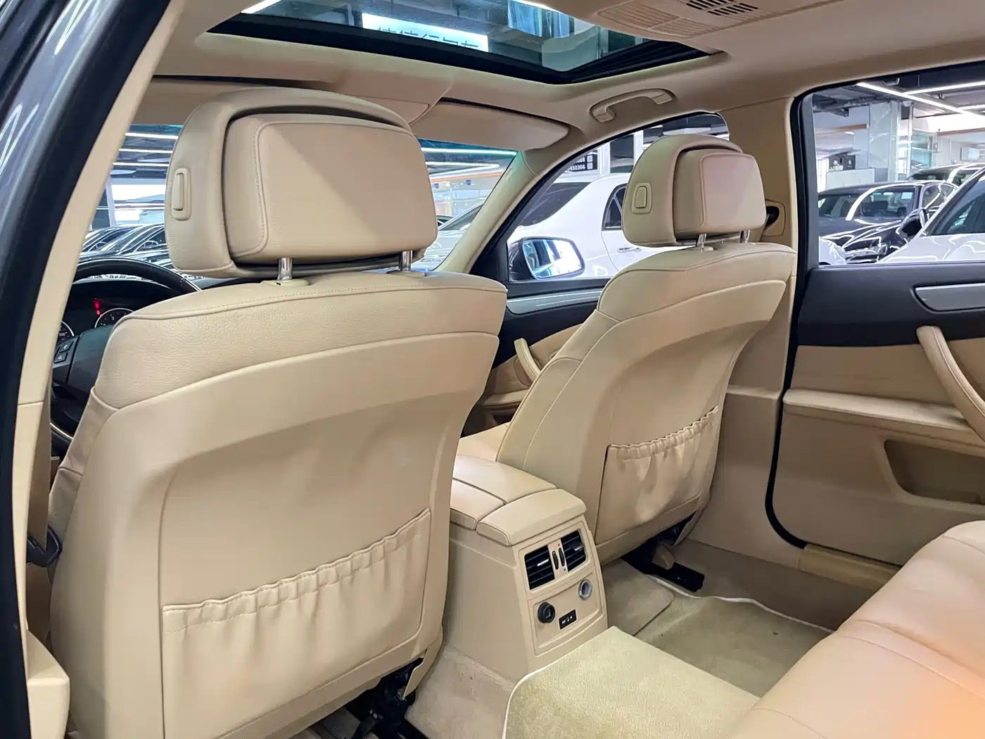 BMW 5 Series 2009 520Li Premium фото 34