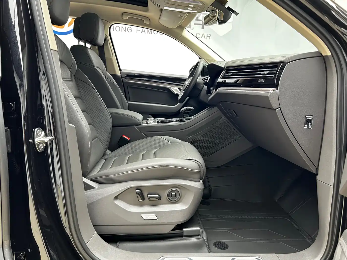 Volkswagen Touareg 2020 3.0TSI Enjoyment Edition China VI фото 20