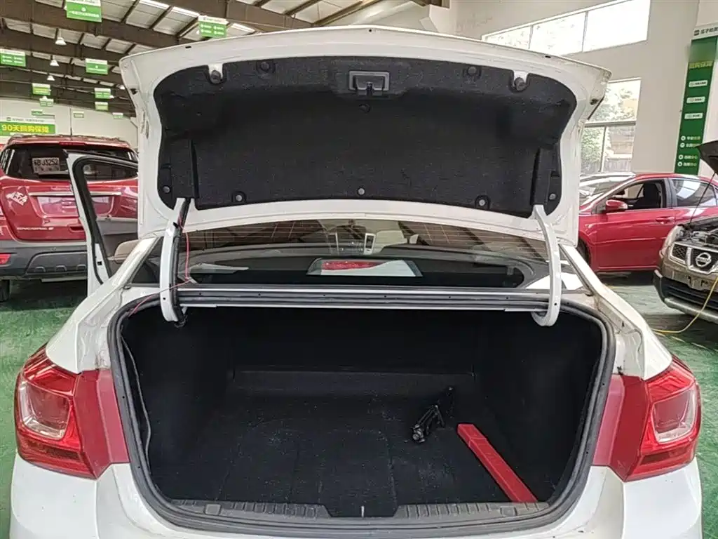 Chevrolet Cruze 2015 1.5L Classic SL MT фото 19