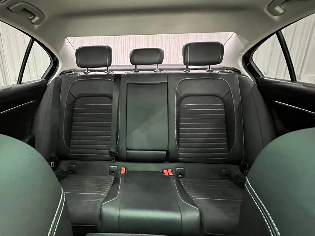 Volkswagen Magotan 2020 330TSI DSG Luxury фото 9