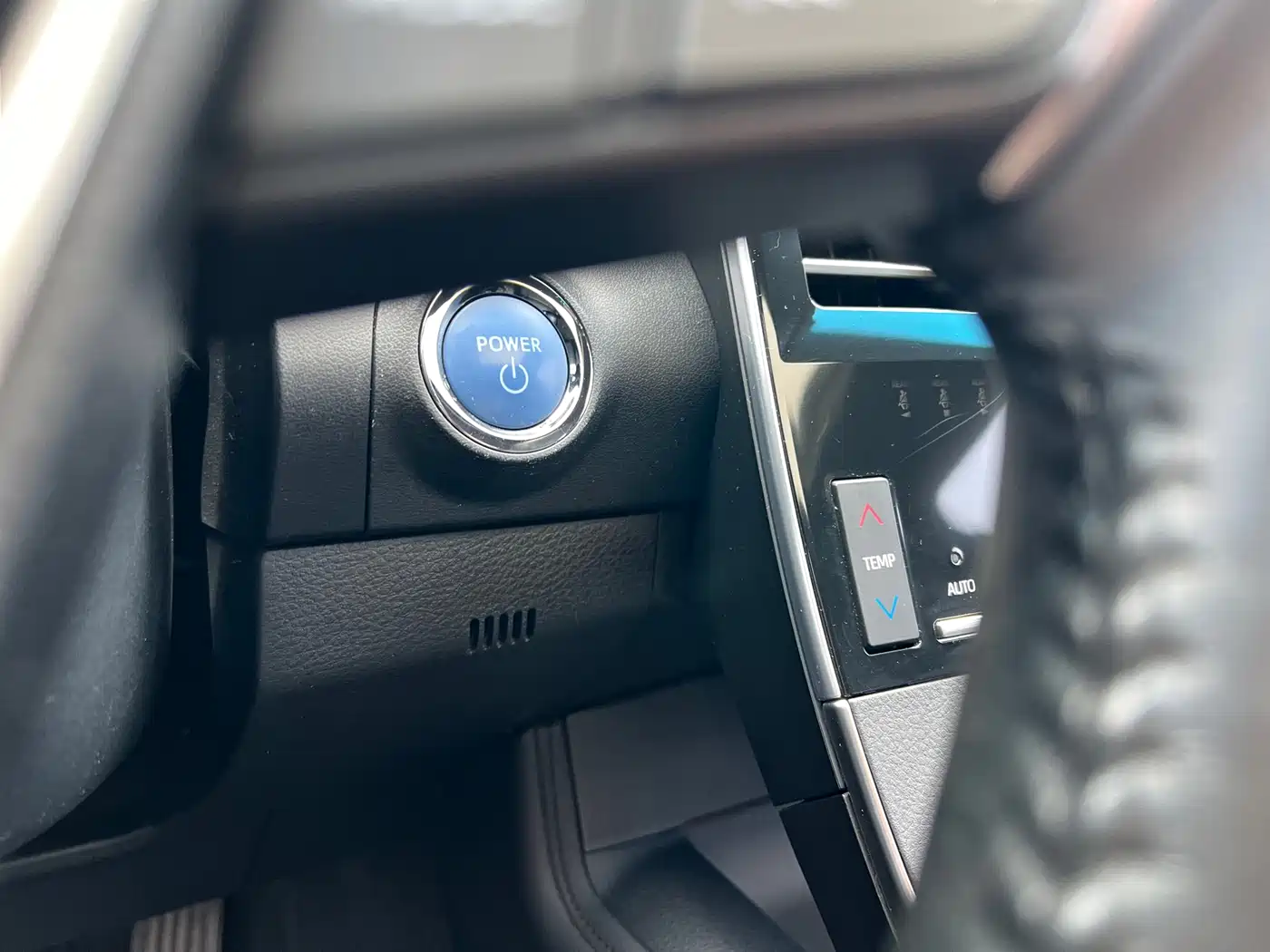 Toyota Avalon 2019 Hybrid 2.5L Luxury Edition China V фото 18