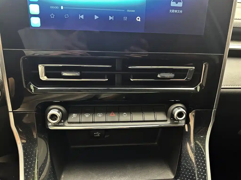 Haval M6 2021 PLUS 1.5T DCT Luxury Smart Connect фото 15