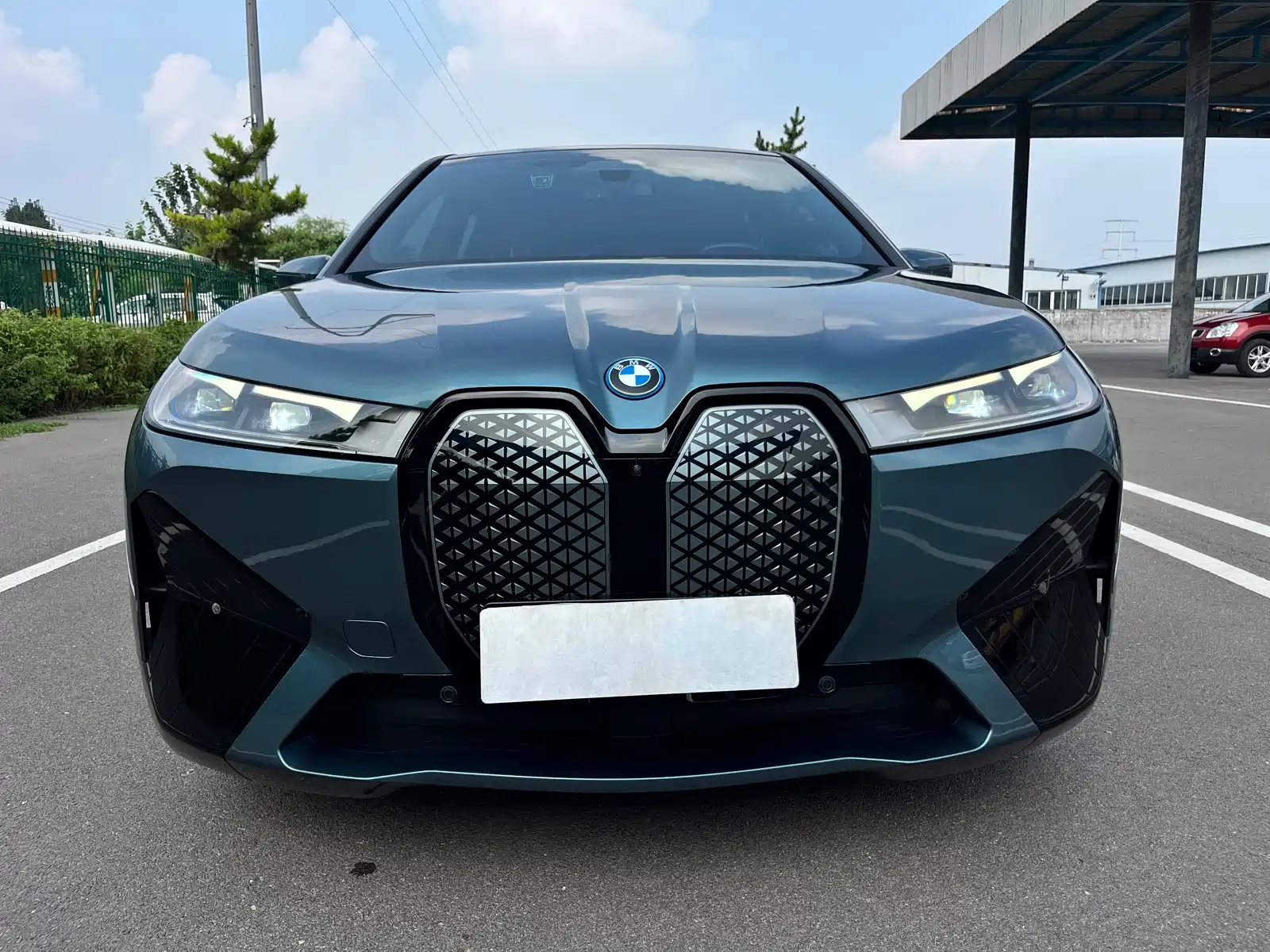 Фото 2 - BMW iX