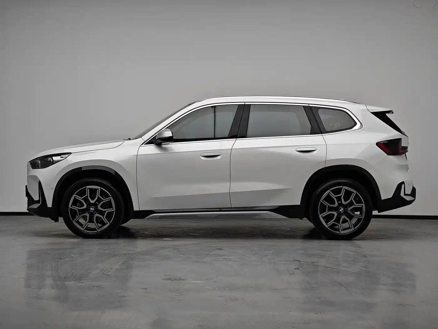 BMW X1 2023 sDrive25Li X Design Package фото 15