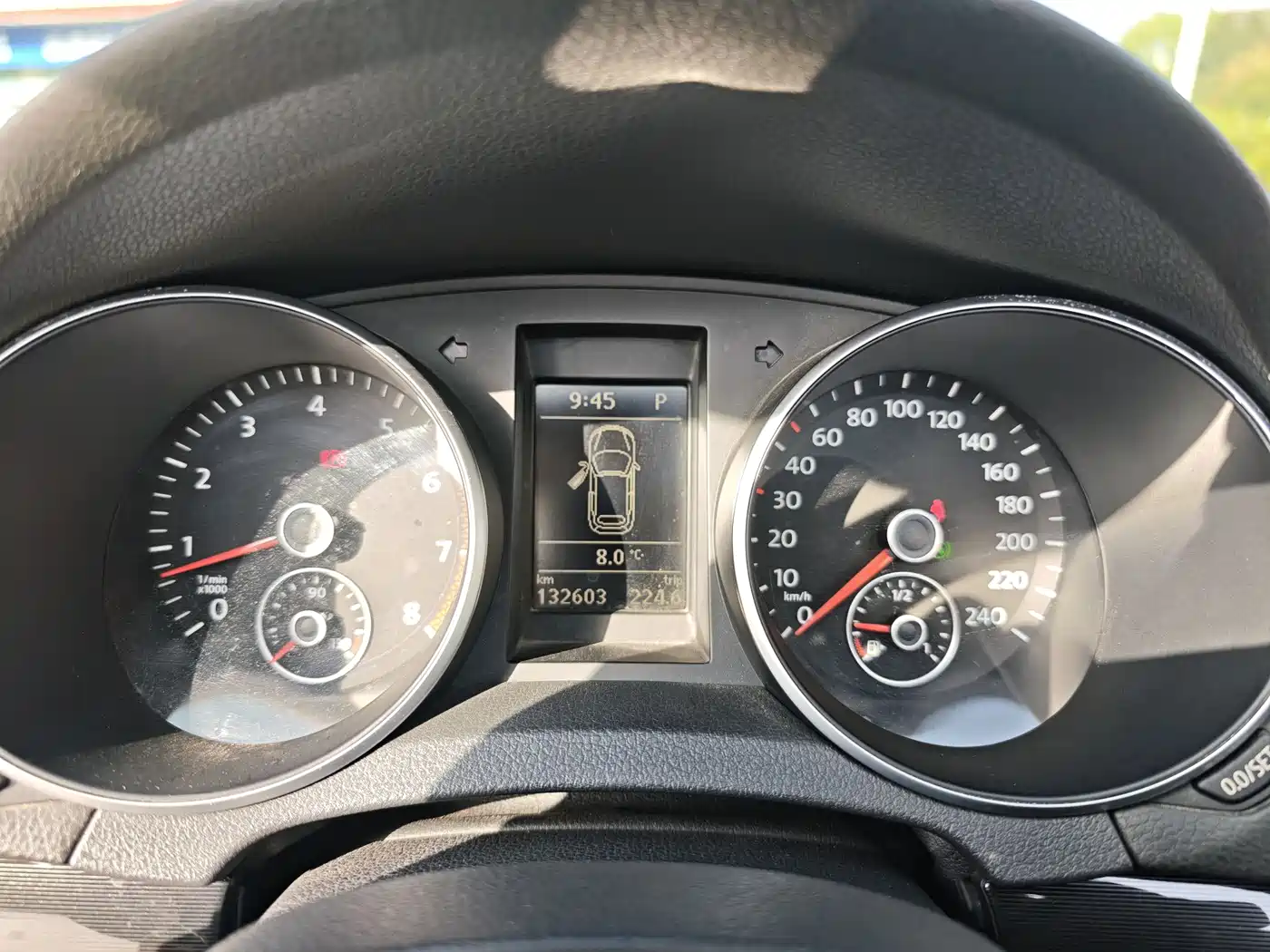 Volkswagen Golf (Import) 2012 1.4TSI Luxury Convertible Edition фото 7