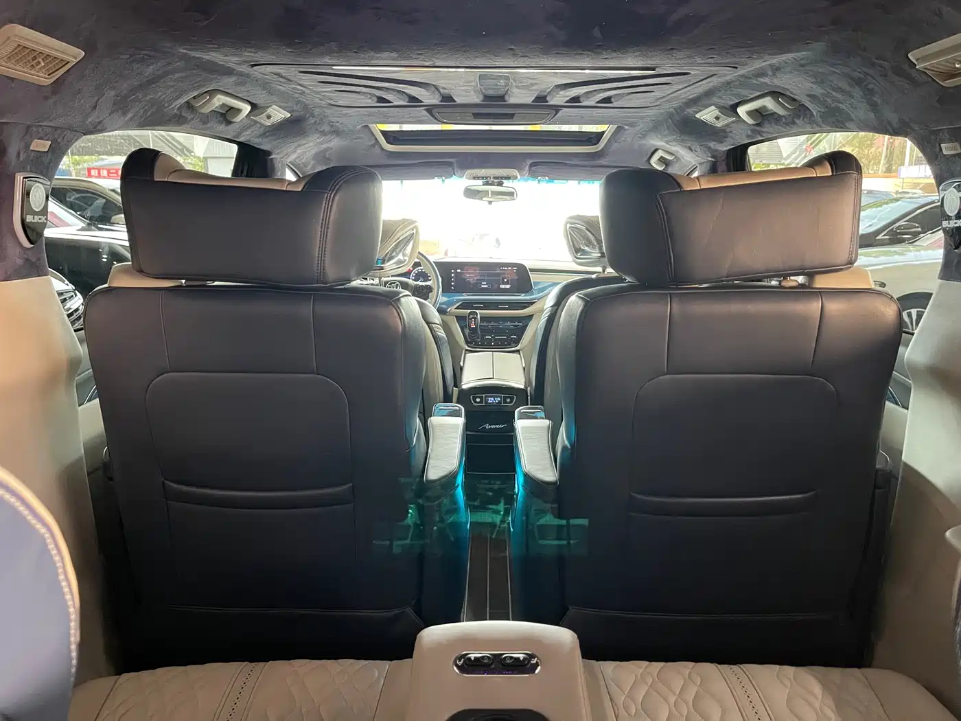 Buick GL8 2021 ES Landlord 653T Comfort фото 6
