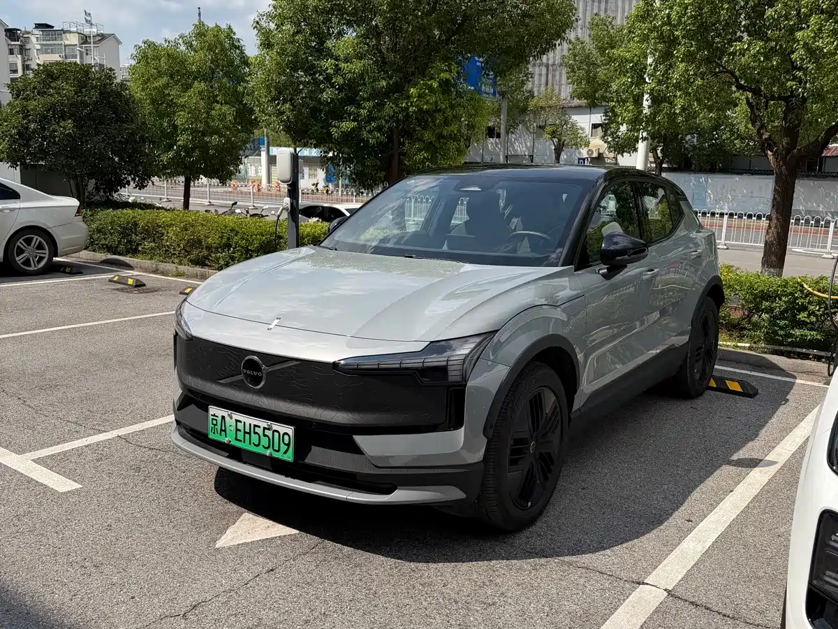 2025 Volvo EX30