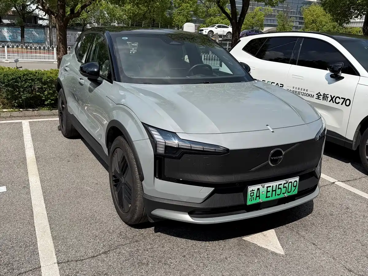 2025 Volvo EX30
