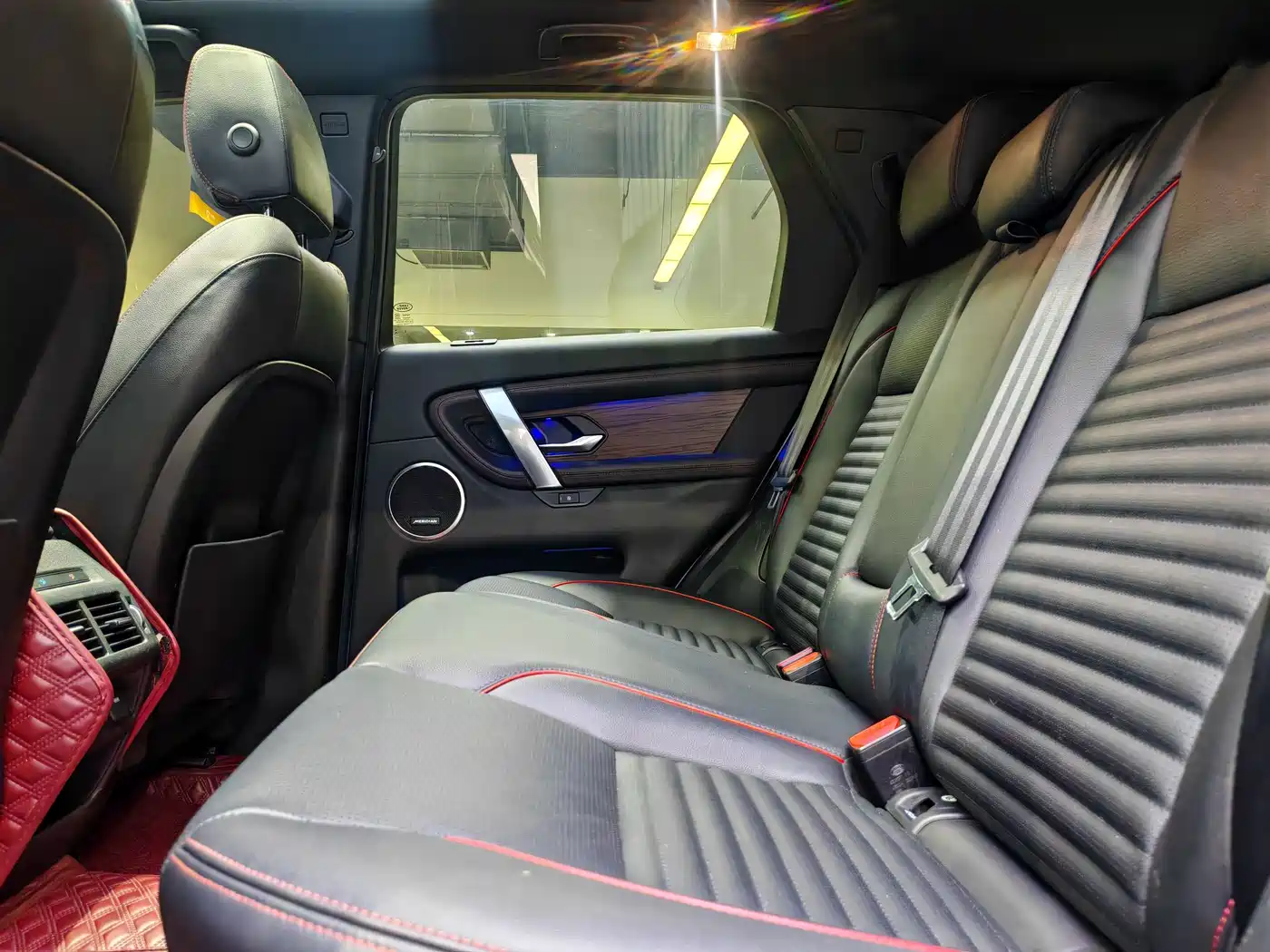 Land Rover Discovery Sport 2022 Model Facelift 249PS R-Dynamic SE Performance Tech Edition 5-seater фото 6