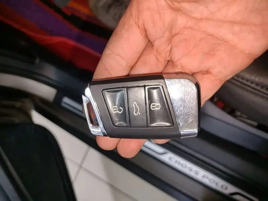 Volkswagen Polo 2016 1.4L Cross Polo Automatic фото 9