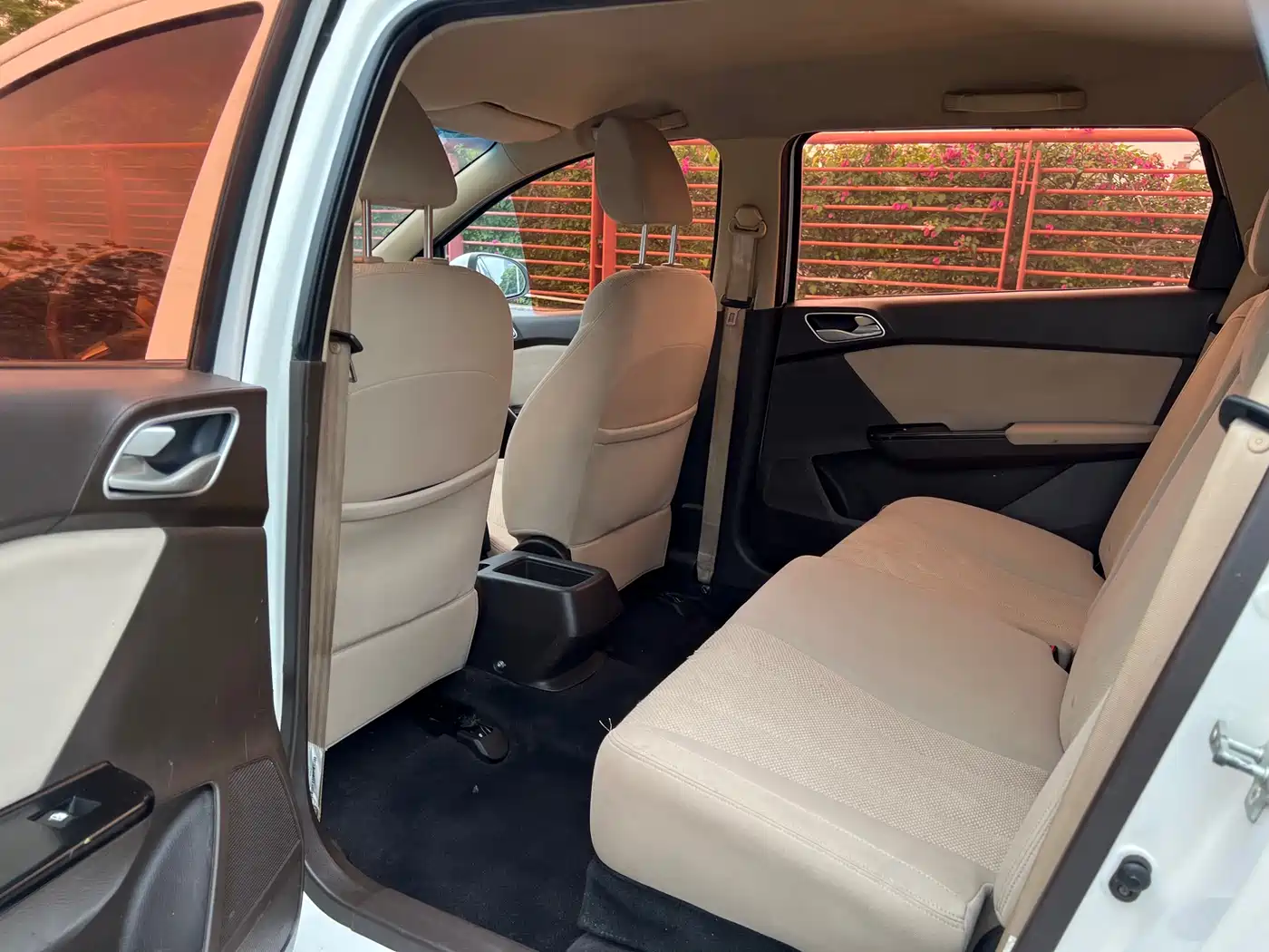 Baojun 310W 2018 2017 1.5L Manual Comfort China V