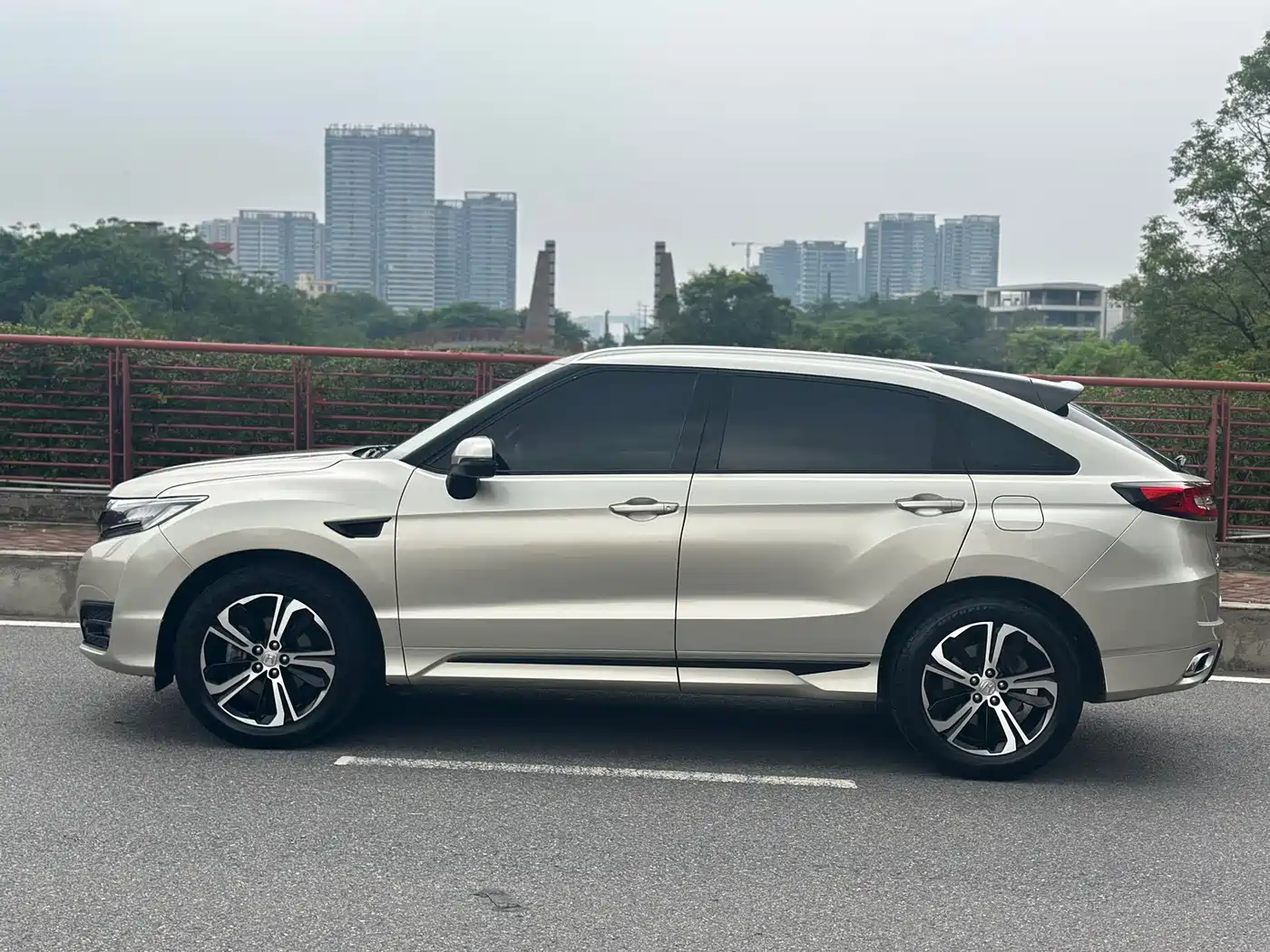 Honda UR-V 2017 370TURBO 2WD Premium Edition China V фото 3